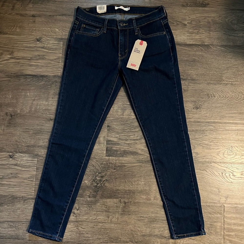 NWT Womens Levi’s 710 Super Skinny Jeans 29/8